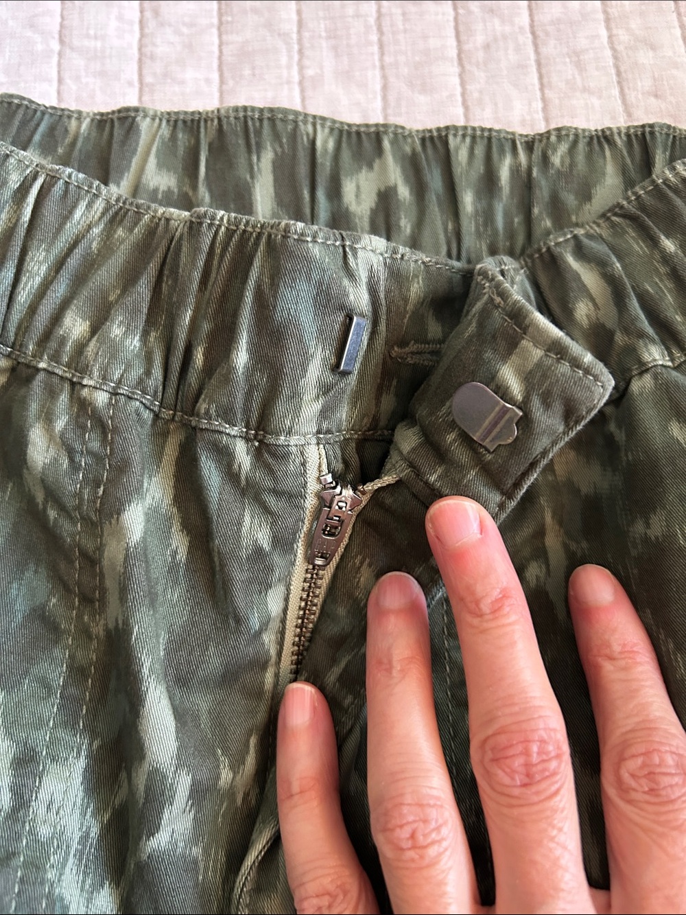 Gap green leopard print khaki cotton, easy wide leg pants XS - Picture 4 of 13
